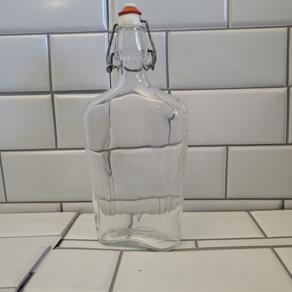 Vintage Clear Glass Flask Bottle with Stopper Made in Italy Medium Size 18-20oz - Picture 1 of 8